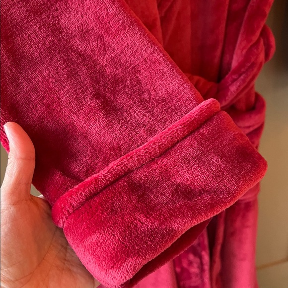 Natori Sz S Plush Dark Red Midi Robe - Picture 7 of 10